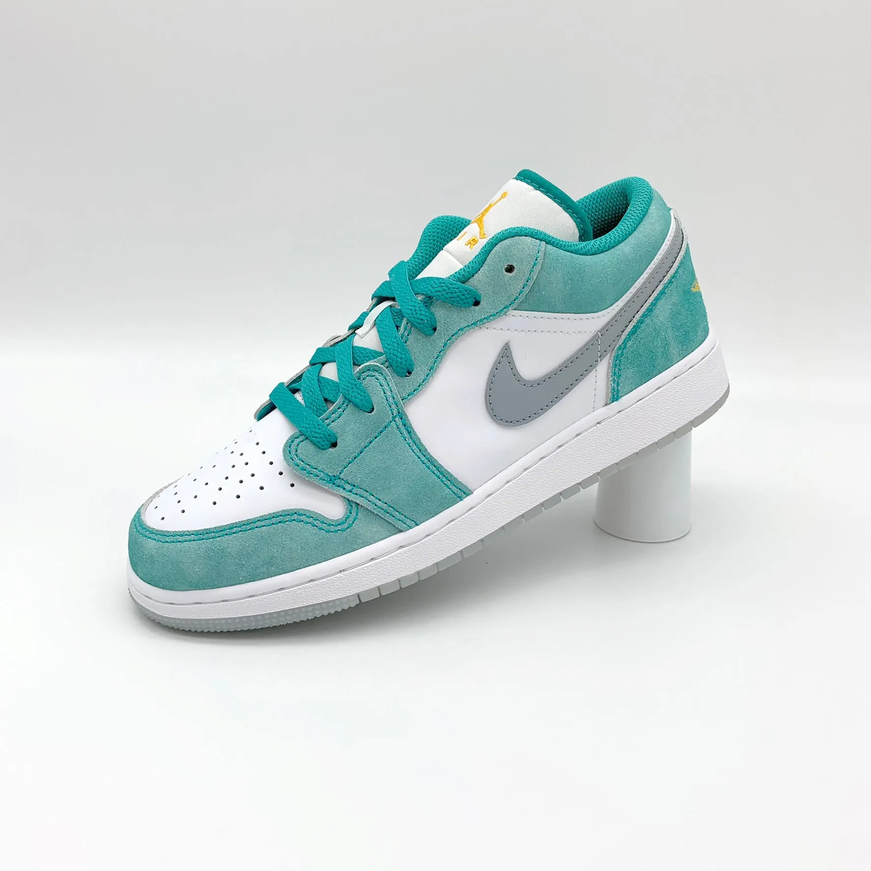 Jordan 1 Low SE New Emerald