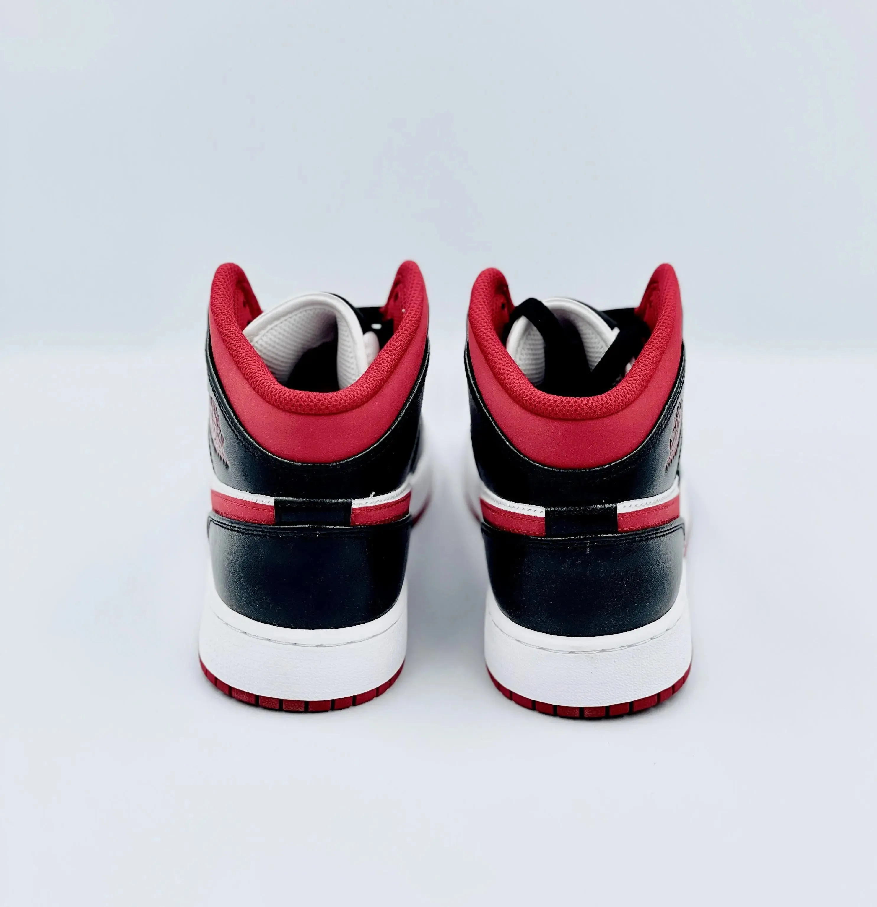 Jordan 1 Mid Gym Red Black White (GS)