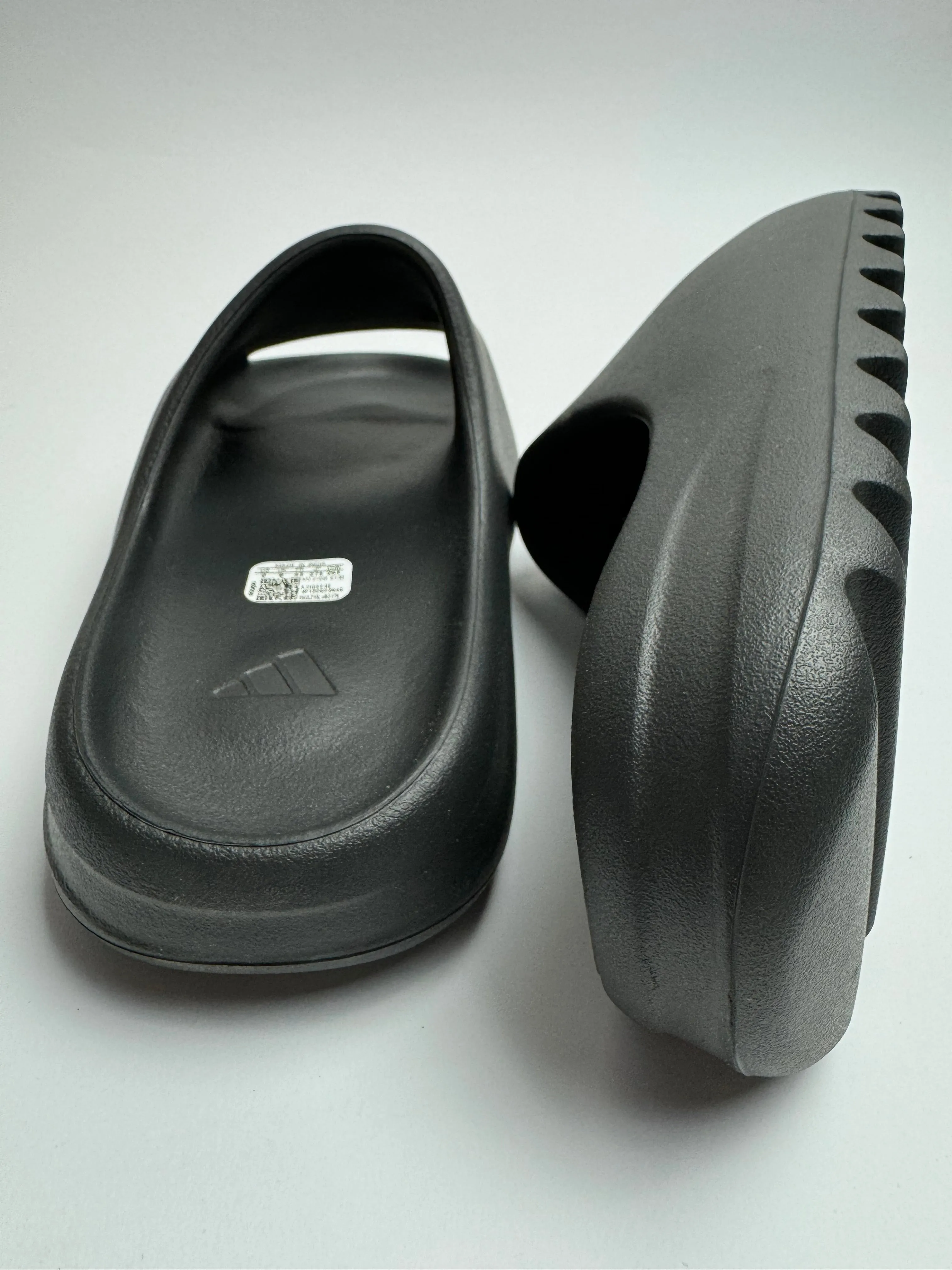 Yeezy Slides "Onyx"